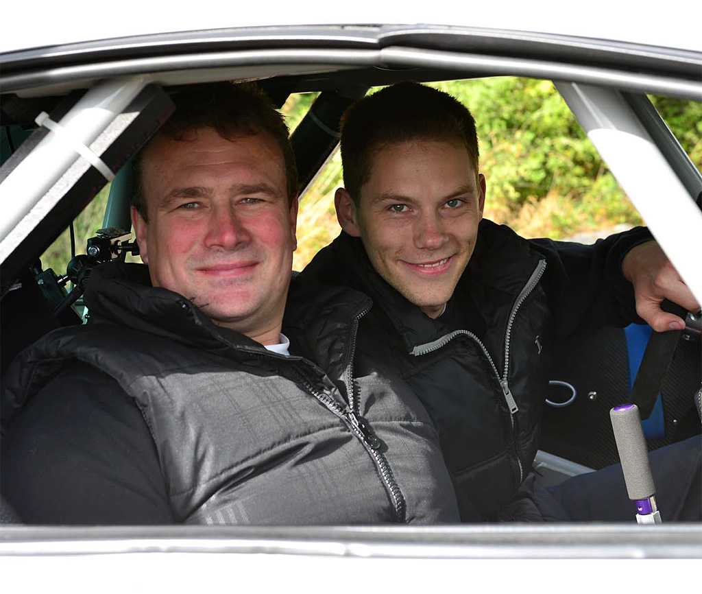 Peter Egholm har været aktiv i rallysporten siden midten af 90’erne både som kører og co-driver, og han fortsætter med at holde Rasmus Sørensen på rette spor i det kommende DM-rally